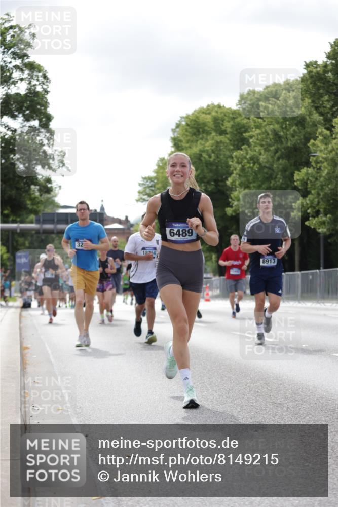 29.06.2025 - hella hamburg halbmarathon Jannik Wohlers http://msf.ph/oto/8149215 29.06.2025 10:12:49 Lombardsbrücke 1007, 1747, 1859, 2961, 3218, 3360, 3728, 6489, 8398, 8405, 8913, 9141, 9527, 12492, 15922, 16030, 16255, 16437, 17474, 17699, 17988, 18048, 18320, 18732, 18754 meine-sportfotos.de