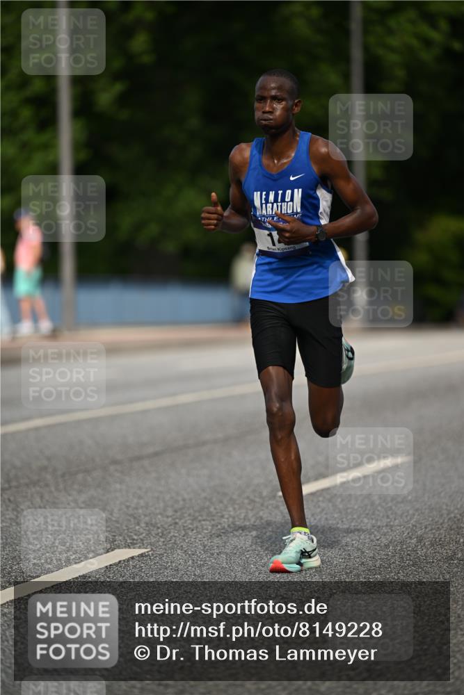 29.06.2025 - hella hamburg halbmarathon Dr. Thomas Lammeyer http://msf.ph/oto/8149228 29.06.2025 09:35:07 Kennedybrücke 14, 19, 21 meine-sportfotos.de
