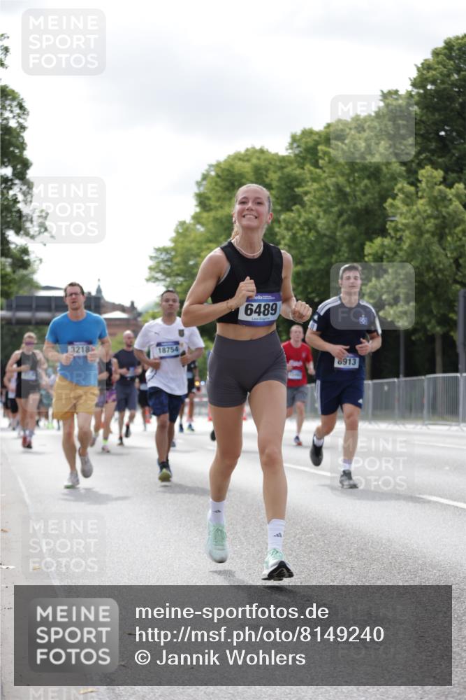 29.06.2025 - hella hamburg halbmarathon Jannik Wohlers http://msf.ph/oto/8149240 29.06.2025 10:12:49 Lombardsbrücke 1007, 1747, 1859, 2961, 3218, 3360, 3728, 6489, 8398, 8405, 8913, 9141, 9527, 12492, 15922, 16030, 16255, 16437, 17474, 17699, 17988, 18048, 18320, 18732, 18754 meine-sportfotos.de
