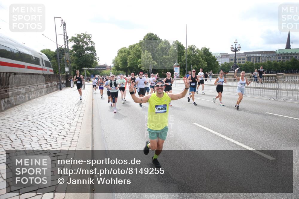 29.06.2025 - hella hamburg halbmarathon Jannik Wohlers http://msf.ph/oto/8149255 29.06.2025 10:19:15 Lombardsbrücke 1145, 1534, 1708, 2017, 2357, 2405, 2441, 2918, 2993, 2995, 3446, 3678, 4108, 4110, 4170, 4562, 4570, 4979, 5035, 5123, 5251, 5449, 5849, 5878, 6444, 6796, 6797, 6939, 7248, 7249, 7836, 7917, 8146, 8427, 8537, 9856, 10349, 10540, 10594, 11999, 12066, 12615, 12618, 12696, 12859, 13342, 13567, 13611, 13821, 14054, 14808, 14957, 15014, 15323, 16159, 16190, 16886, 17311, 17613, 17714, 18053, 18234, 18279, 18335, 18371, 18405, 18417, 18686, 18698, 18755 meine-sportfotos.de