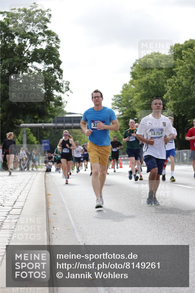 29.06.2025 - hella hamburg halbmarathon Jannik Wohlers http://msf.ph/oto/8149261 29.06.2025 10:12:50 Lombardsbrücke 1007, 1747, 1859, 2961, 3218, 3360, 3728, 3729, 6489, 7346, 8398, 8405, 8913, 9141, 9527, 12492, 15922, 16030, 16255, 16437, 17474, 17699, 17988, 18048, 18320, 18732, 18754 meine-sportfotos.de