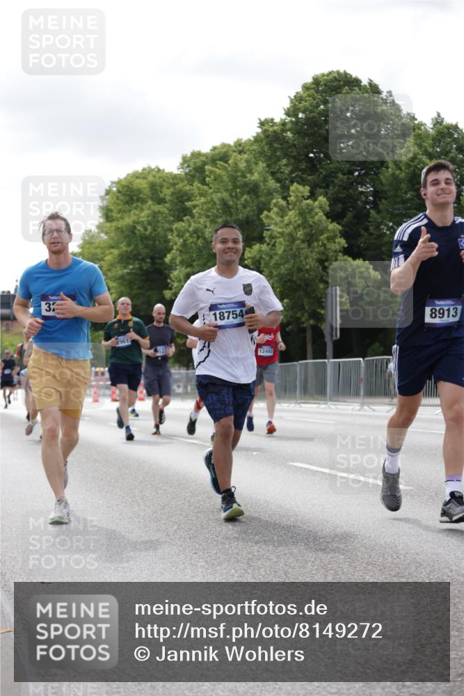 29.06.2025 - hella hamburg halbmarathon Jannik Wohlers http://msf.ph/oto/8149272 29.06.2025 10:12:51 Lombardsbrücke 1007, 1747, 1859, 2961, 3218, 3360, 3728, 3729, 4187, 6489, 7346, 8913, 9141, 9527, 12492, 15922, 16030, 16255, 16437, 17474, 17988, 18048, 18320, 18732, 18754 meine-sportfotos.de
