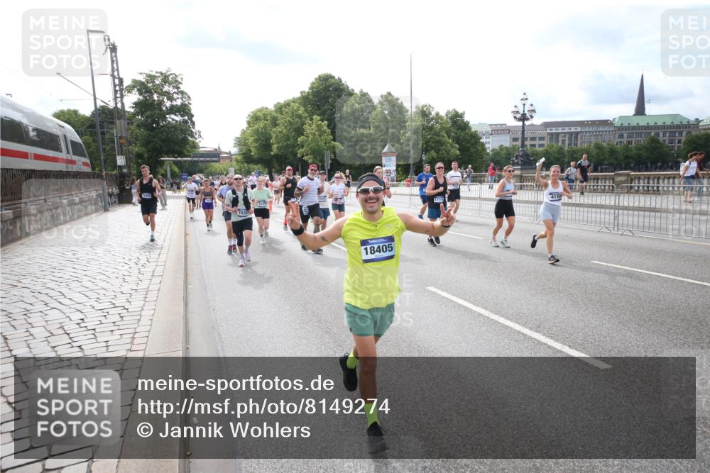 29.06.2025 - hella hamburg halbmarathon Jannik Wohlers http://msf.ph/oto/8149274 29.06.2025 10:19:15 Lombardsbrücke 1145, 1534, 1708, 2017, 2357, 2405, 2441, 2918, 2993, 2995, 3446, 3678, 4108, 4110, 4170, 4562, 4570, 4979, 5035, 5123, 5251, 5449, 5849, 5878, 6444, 6796, 6797, 6939, 7248, 7249, 7836, 7917, 8146, 8427, 8537, 9856, 10349, 10540, 10594, 11999, 12066, 12615, 12618, 12696, 12859, 13342, 13567, 13611, 13821, 14054, 14808, 14957, 15014, 15323, 16159, 16190, 16886, 17311, 17613, 17714, 18053, 18234, 18279, 18335, 18371, 18405, 18417, 18686, 18698, 18755 meine-sportfotos.de