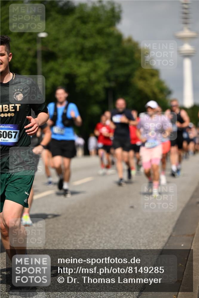 29.06.2025 - hella hamburg halbmarathon Dr. Thomas Lammeyer http://msf.ph/oto/8149285 29.06.2025 10:06:22 Kennedybrücke 1128, 1254, 1364, 1432, 1453, 1729, 1733, 2322, 2323, 3169, 3780, 4286, 4328, 4663, 4985, 5742, 5763, 6322, 6708, 6860, 7031, 7049, 7243, 8749, 9020, 9021, 9156, 9353, 9928, 10177, 10866 meine-sportfotos.de
