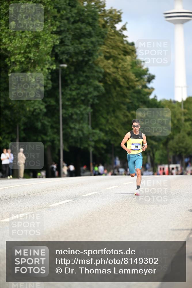 29.06.2025 - hella hamburg halbmarathon Dr. Thomas Lammeyer http://msf.ph/oto/8149302 29.06.2025 09:35:12 Kennedybrücke 14, 19 meine-sportfotos.de