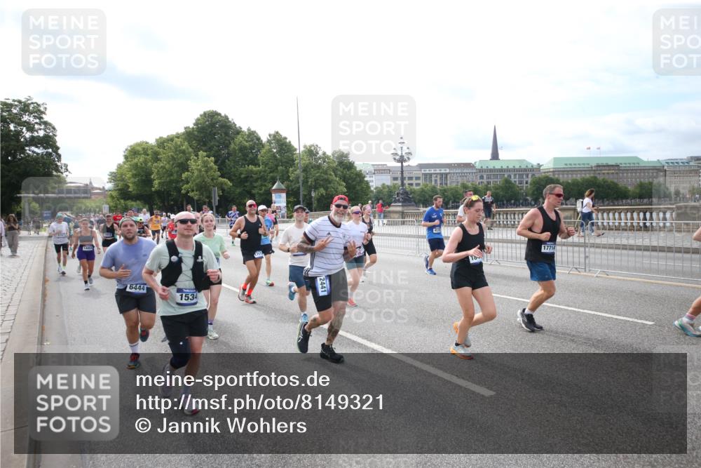 29.06.2025 - hella hamburg halbmarathon Jannik Wohlers http://msf.ph/oto/8149321 29.06.2025 10:19:17 Lombardsbrücke 1145, 1534, 2357, 2405, 2441, 2918, 2993, 2995, 3446, 3678, 4108, 4110, 4170, 4562, 4570, 4979, 5035, 5123, 5251, 5849, 5878, 6444, 6796, 6797, 6872, 6874, 6939, 7248, 7249, 7836, 7917, 8146, 8427, 8537, 10349, 10540, 10594, 11999, 12066, 12615, 12618, 12859, 13342, 13567, 13611, 13821, 14054, 14808, 14953, 14957, 15014, 15323, 15423, 16159, 16190, 16886, 17311, 17613, 17714, 18322, 18335, 18371, 18405, 18417, 18686, 18698, 18755, 18843 meine-sportfotos.de