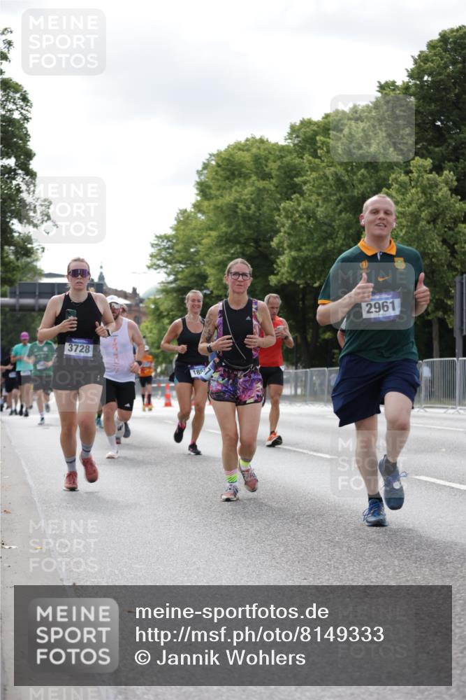 29.06.2025 - hella hamburg halbmarathon Jannik Wohlers http://msf.ph/oto/8149333 29.06.2025 10:12:54 Lombardsbrücke 1007, 1747, 1859, 2961, 3218, 3360, 3728, 3729, 4187, 6489, 7346, 7460, 8913, 9527, 12492, 15922, 16030, 16255, 16437, 17474, 17988, 18048, 18222, 18732, 18754, 19035 meine-sportfotos.de