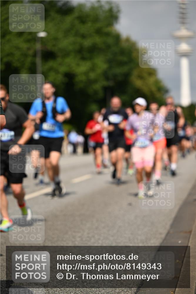 29.06.2025 - hella hamburg halbmarathon Dr. Thomas Lammeyer http://msf.ph/oto/8149343 29.06.2025 10:06:23 Kennedybrücke 1128, 1254, 1364, 1432, 1453, 1729, 1733, 2322, 2323, 3169, 3780, 4286, 4328, 4663, 4985, 5742, 5763, 6322, 6708, 6860, 7031, 7049, 7243, 8749, 9020, 9021, 9156, 9353, 9928, 10177, 10866 meine-sportfotos.de
