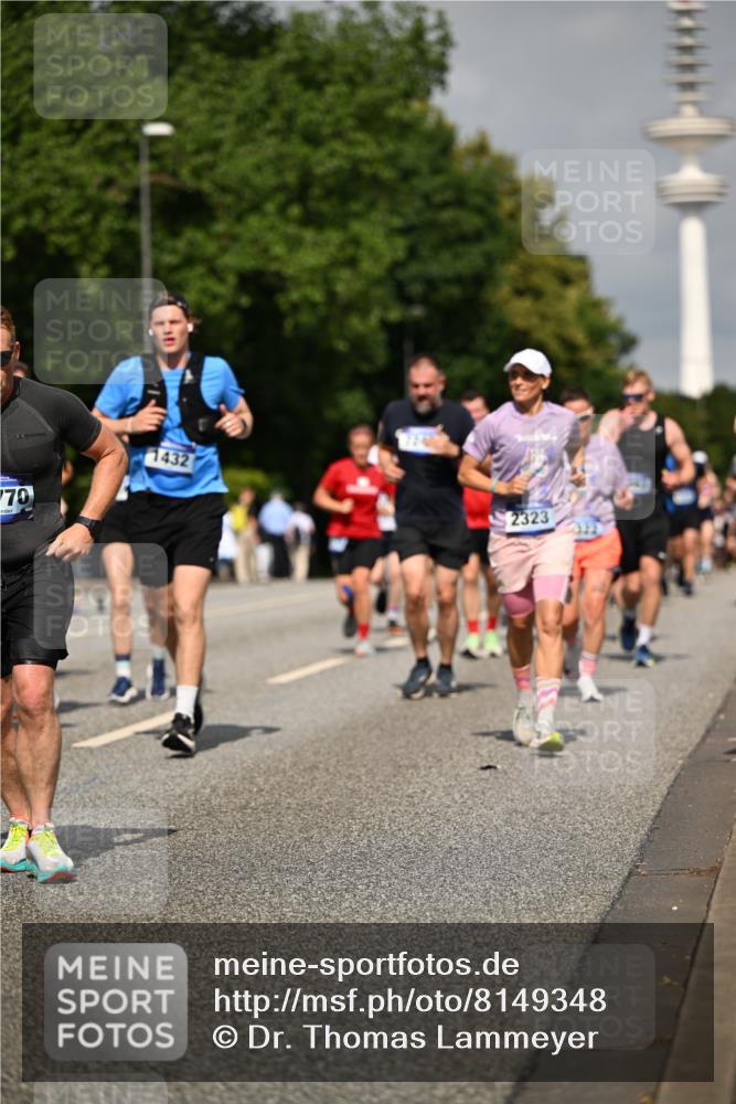 29.06.2025 - hella hamburg halbmarathon Dr. Thomas Lammeyer http://msf.ph/oto/8149348 29.06.2025 10:06:23 Kennedybrücke 1128, 1254, 1364, 1432, 1453, 1729, 1733, 2322, 2323, 3169, 3780, 4286, 4328, 4663, 4985, 5742, 5763, 6322, 6708, 6860, 7031, 7049, 7243, 8749, 9020, 9021, 9156, 9353, 9928, 10177, 10866 meine-sportfotos.de