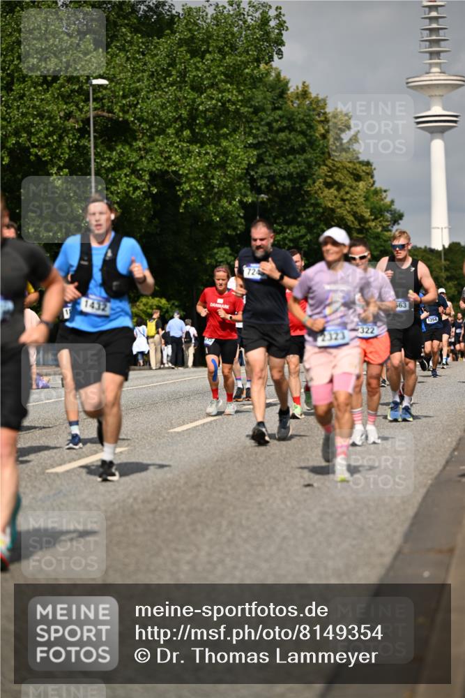 29.06.2025 - hella hamburg halbmarathon Dr. Thomas Lammeyer http://msf.ph/oto/8149354 29.06.2025 10:06:23 Kennedybrücke 1128, 1254, 1364, 1432, 1453, 1729, 1733, 2322, 2323, 3169, 3780, 4286, 4328, 4663, 4985, 5742, 5763, 6322, 6708, 6860, 7031, 7049, 7243, 8749, 9020, 9021, 9156, 9353, 9928, 10177, 10866 meine-sportfotos.de