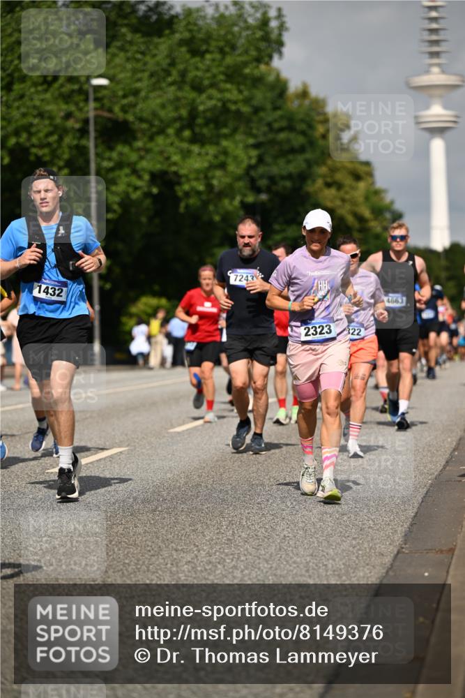 29.06.2025 - hella hamburg halbmarathon Dr. Thomas Lammeyer http://msf.ph/oto/8149376 29.06.2025 10:06:23 Kennedybrücke 1128, 1254, 1364, 1432, 1453, 1729, 1733, 2322, 2323, 3169, 3780, 4286, 4328, 4663, 4985, 5742, 5763, 6322, 6708, 6860, 7031, 7049, 7243, 8749, 9020, 9021, 9156, 9353, 9928, 10177, 10866 meine-sportfotos.de