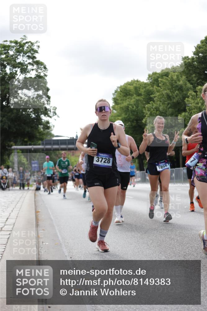 29.06.2025 - hella hamburg halbmarathon Jannik Wohlers http://msf.ph/oto/8149383 29.06.2025 10:12:56 Lombardsbrücke 1007, 1747, 1859, 2961, 3218, 3360, 3728, 3729, 4187, 5546, 6489, 7346, 7460, 8913, 9527, 9612, 12492, 13331, 15922, 16030, 16437, 17474, 17988, 18048, 18222, 18732, 18754, 19035 meine-sportfotos.de