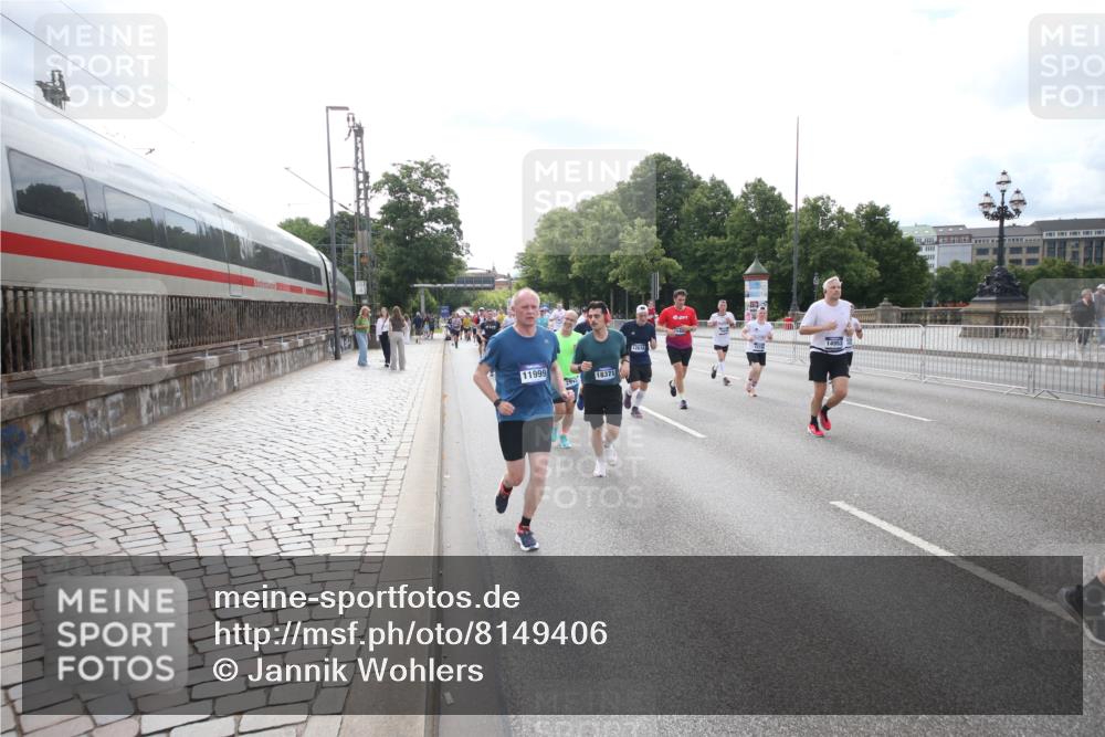 29.06.2025 - hella hamburg halbmarathon Jannik Wohlers http://msf.ph/oto/8149406 29.06.2025 10:19:24 Lombardsbrücke 1154, 1534, 2357, 2405, 2441, 2918, 3678, 4108, 4110, 4170, 4539, 4562, 4570, 5251, 5878, 6444, 6796, 6797, 6872, 6874, 7137, 7248, 7249, 7836, 7917, 8146, 8427, 10349, 10540, 10594, 10622, 11036, 11999, 12066, 12615, 12618, 12859, 13002, 13342, 13611, 13821, 13910, 14054, 14428, 14953, 15323, 15423, 16016, 16190, 16240, 16480, 16611, 16886, 17123, 17208, 17311, 17613, 17714, 17853, 18322, 18335, 18371, 18405, 18417, 18755, 18843 meine-sportfotos.de