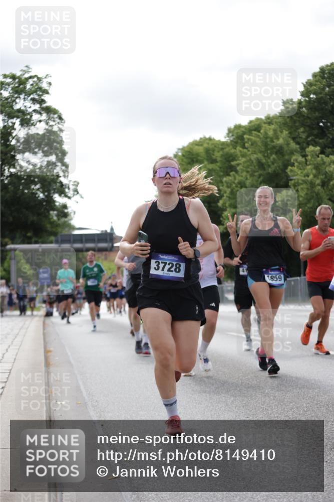 29.06.2025 - hella hamburg halbmarathon Jannik Wohlers http://msf.ph/oto/8149410 29.06.2025 10:12:56 Lombardsbrücke 1007, 1747, 1859, 2961, 3218, 3360, 3728, 3729, 4187, 5546, 6489, 7346, 7460, 8913, 9527, 9612, 12492, 13331, 15922, 16030, 16437, 17474, 17988, 18048, 18222, 18732, 18754, 19035 meine-sportfotos.de
