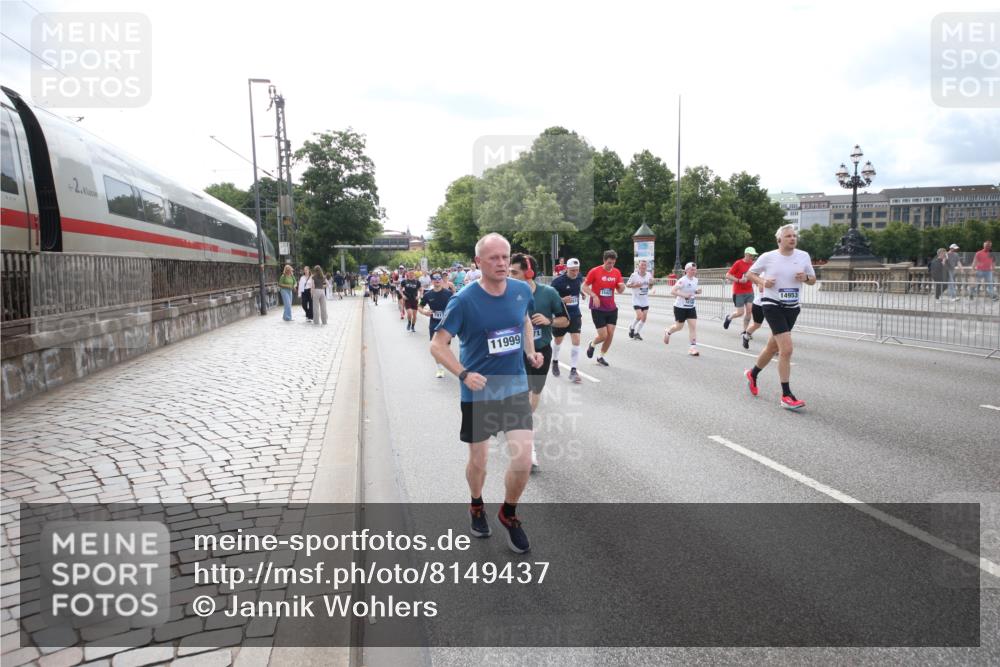 29.06.2025 - hella hamburg halbmarathon Jannik Wohlers http://msf.ph/oto/8149437 29.06.2025 10:19:24 Lombardsbrücke 1154, 1534, 2357, 2405, 2441, 2918, 3678, 4108, 4110, 4170, 4539, 4562, 4570, 5251, 5878, 6444, 6796, 6797, 6872, 6874, 7137, 7248, 7249, 7836, 7917, 8146, 8427, 10349, 10540, 10594, 10622, 11036, 11999, 12066, 12615, 12618, 12859, 13002, 13342, 13611, 13821, 13910, 14054, 14428, 14953, 15323, 15423, 16016, 16190, 16240, 16480, 16611, 16886, 17123, 17208, 17311, 17613, 17714, 17853, 18322, 18335, 18371, 18405, 18417, 18755, 18843 meine-sportfotos.de