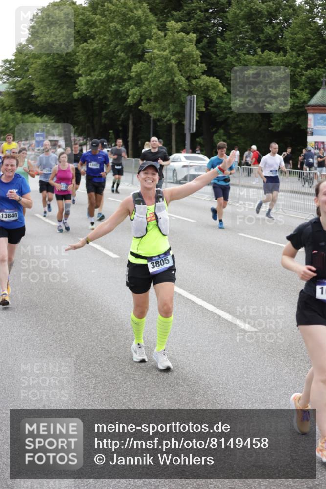 29.06.2025 - hella hamburg halbmarathon Jannik Wohlers http://msf.ph/oto/8149458 29.06.2025 10:49:56 Lombardsbrücke 1259, 1828, 2047, 3203, 3680, 3701, 3710, 3805, 3897, 4168, 4961, 5119, 5997, 6680, 6830, 7677, 7721, 7722, 7755, 8299, 9605, 10060, 10286, 10617, 10744, 11426, 11696, 11716, 12079, 13127, 13128, 13846, 13887, 14102, 14144, 14591, 14940, 15230, 15551, 16410, 16412, 16489, 16635, 16670, 16742, 17256, 18483, 19058, 19086 meine-sportfotos.de