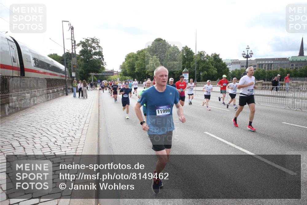 29.06.2025 - hella hamburg halbmarathon Jannik Wohlers http://msf.ph/oto/8149462 29.06.2025 10:19:24 Lombardsbrücke 1154, 1534, 2357, 2405, 2441, 2918, 3678, 4108, 4110, 4170, 4539, 4562, 4570, 5251, 5878, 6444, 6796, 6797, 6872, 6874, 7137, 7248, 7249, 7836, 7917, 8146, 8427, 10349, 10540, 10594, 10622, 11036, 11999, 12066, 12615, 12618, 12859, 13002, 13342, 13611, 13821, 13910, 14054, 14428, 14953, 15323, 15423, 16016, 16190, 16240, 16480, 16611, 16886, 17123, 17208, 17311, 17613, 17714, 17853, 18322, 18335, 18371, 18405, 18417, 18755, 18843 meine-sportfotos.de