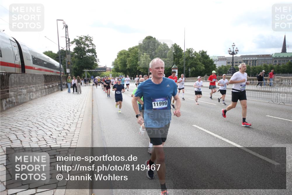 29.06.2025 - hella hamburg halbmarathon Jannik Wohlers http://msf.ph/oto/8149467 29.06.2025 10:19:24 Lombardsbrücke 1154, 1534, 2357, 2405, 2441, 2918, 3678, 4108, 4110, 4170, 4539, 4562, 4570, 5251, 5878, 6444, 6796, 6797, 6872, 6874, 7137, 7248, 7249, 7836, 7917, 8146, 8427, 10349, 10540, 10594, 10622, 11036, 11999, 12066, 12615, 12618, 12859, 13002, 13342, 13611, 13821, 13910, 14054, 14428, 14953, 15323, 15423, 16016, 16190, 16240, 16480, 16611, 16886, 17123, 17208, 17311, 17613, 17714, 17853, 18322, 18335, 18371, 18405, 18417, 18755, 18843 meine-sportfotos.de