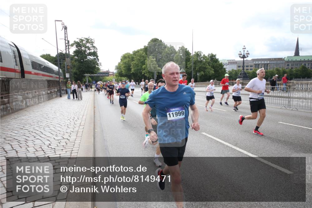29.06.2025 - hella hamburg halbmarathon Jannik Wohlers http://msf.ph/oto/8149471 29.06.2025 10:19:25 Lombardsbrücke 1154, 2357, 2405, 2441, 2918, 3678, 4108, 4110, 4170, 4539, 4562, 4570, 5251, 5878, 6796, 6797, 6872, 6874, 7137, 7248, 7249, 7836, 7917, 8146, 8427, 10349, 10594, 10622, 11036, 11999, 12066, 12615, 12618, 12859, 13002, 13611, 13634, 13821, 13910, 14054, 14428, 14953, 15323, 15423, 16016, 16190, 16240, 16322, 16480, 16611, 16886, 17123, 17208, 17613, 17714, 17853, 18322, 18335, 18371, 18405, 18417, 18755, 18843 meine-sportfotos.de