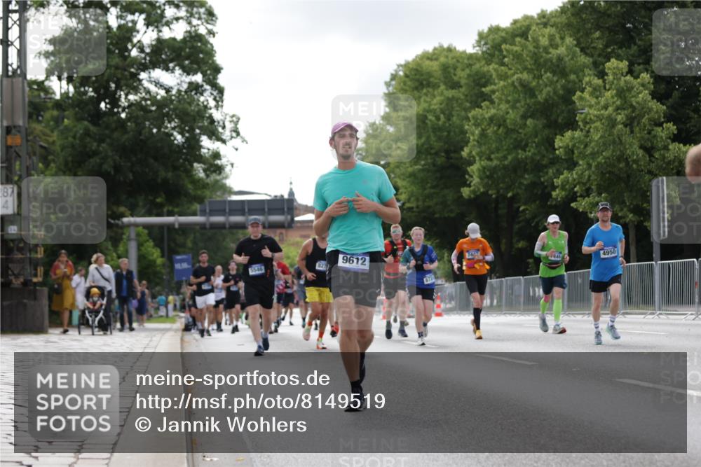 29.06.2025 - hella hamburg halbmarathon Jannik Wohlers http://msf.ph/oto/8149519 29.06.2025 10:13:03 Lombardsbrücke 1007, 1747, 1859, 2055, 2961, 3218, 3360, 3728, 3729, 4187, 4795, 4950, 5546, 6489, 6717, 6724, 7346, 7446, 7447, 7460, 8279, 8913, 9527, 9612, 12492, 13331, 13928, 15663, 15922, 17474, 18222, 18231, 18754, 19035 meine-sportfotos.de