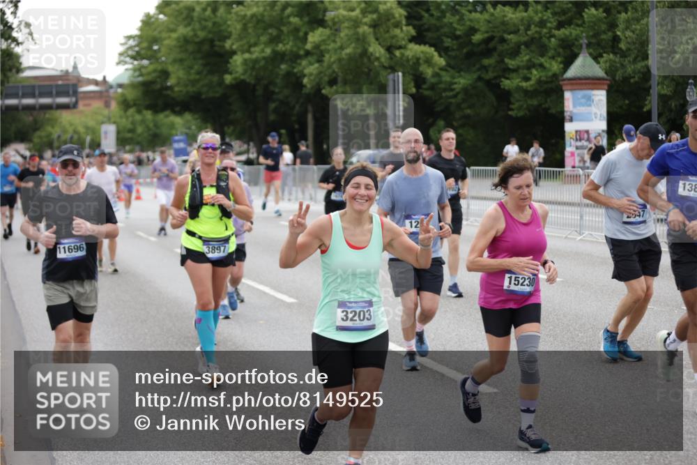 29.06.2025 - hella hamburg halbmarathon Jannik Wohlers http://msf.ph/oto/8149525 29.06.2025 10:50:00 Lombardsbrücke 1259, 1828, 2047, 3203, 3680, 3710, 3805, 3897, 4168, 4961, 5119, 5131, 5997, 6680, 7505, 7677, 8299, 10286, 10744, 11426, 11696, 11716, 12079, 13887, 14102, 14144, 14591, 14940, 15230, 15467, 15551, 16489, 16635, 16670, 16742, 17256, 17790, 18483, 19058 meine-sportfotos.de