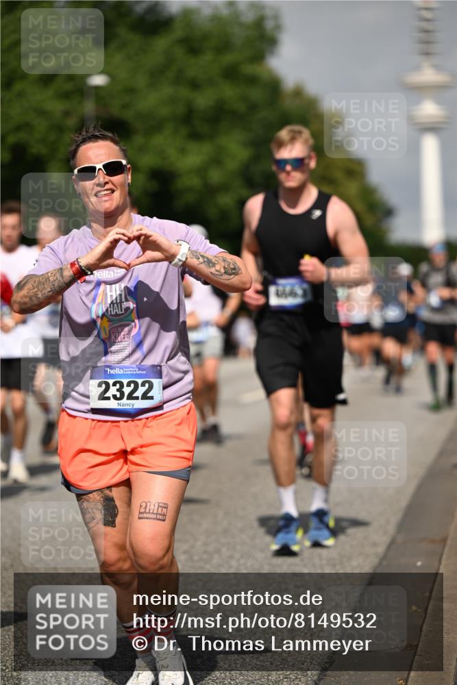 29.06.2025 - hella hamburg halbmarathon Dr. Thomas Lammeyer http://msf.ph/oto/8149532 29.06.2025 10:06:27 Kennedybrücke 1128, 1254, 1432, 1453, 1729, 1733, 2322, 2323, 3169, 3780, 4286, 4663, 4985, 5742, 5763, 6166, 6322, 6708, 6860, 7049, 7243, 8662, 8749, 9020, 9021, 9928, 10539, 10866 meine-sportfotos.de