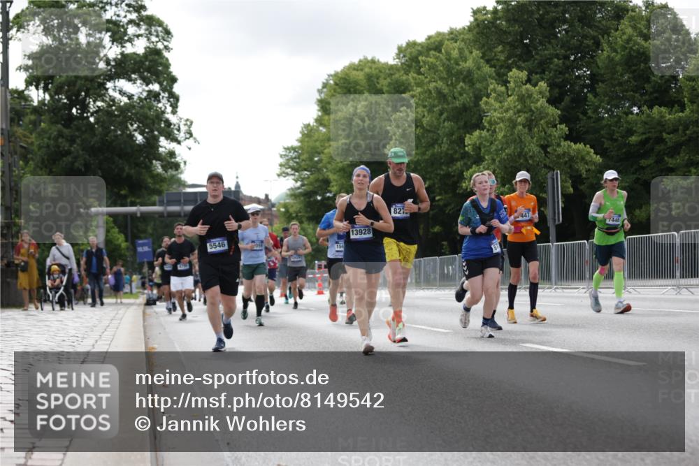 29.06.2025 - hella hamburg halbmarathon Jannik Wohlers http://msf.ph/oto/8149542 29.06.2025 10:13:06 Lombardsbrücke 1007, 1859, 2055, 2961, 3729, 4187, 4795, 4950, 5232, 5546, 6026, 6717, 6724, 7346, 7446, 7447, 7460, 8279, 9128, 9527, 9612, 12492, 12928, 12929, 13331, 13928, 15663, 15922, 16491, 17474, 18222, 18231, 19035 meine-sportfotos.de