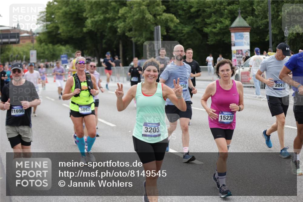 29.06.2025 - hella hamburg halbmarathon Jannik Wohlers http://msf.ph/oto/8149545 29.06.2025 10:50:01 Lombardsbrücke 1259, 1828, 2047, 3203, 3680, 3710, 3805, 3897, 4168, 4961, 5119, 5131, 6680, 7505, 7677, 8299, 8834, 10286, 10744, 11426, 11696, 11716, 12079, 13887, 14102, 14144, 14591, 14940, 15230, 15467, 15551, 16489, 16593, 16635, 16670, 16742, 17256, 17790, 18092, 18483, 19058 meine-sportfotos.de