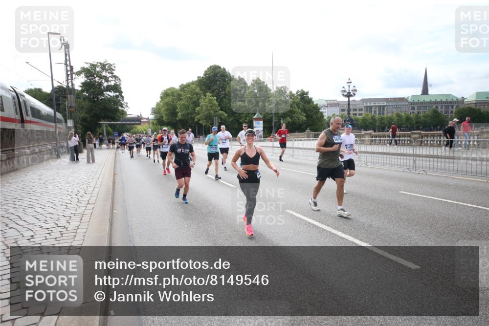 29.06.2025 - hella hamburg halbmarathon Jannik Wohlers http://msf.ph/oto/8149546 29.06.2025 10:19:28 Lombardsbrücke 1110, 1115, 1154, 2357, 2405, 2918, 4170, 4539, 4562, 4570, 5251, 5397, 5878, 6796, 6797, 6872, 6874, 7137, 7248, 7249, 7808, 7836, 7917, 8146, 8427, 10349, 10594, 10622, 11036, 11999, 12066, 12615, 12618, 12859, 13002, 13611, 13634, 13821, 13910, 14428, 14953, 15323, 15423, 15529, 16016, 16190, 16240, 16322, 16480, 16611, 16886, 17123, 17208, 17613, 17853, 18322, 18335, 18371, 18755, 18843 meine-sportfotos.de