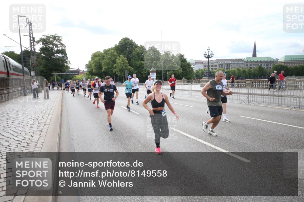 29.06.2025 - hella hamburg halbmarathon Jannik Wohlers http://msf.ph/oto/8149558 29.06.2025 10:19:28 Lombardsbrücke 1110, 1115, 1154, 2357, 2405, 2918, 4170, 4539, 4562, 4570, 5251, 5397, 5878, 6796, 6797, 6872, 6874, 7137, 7248, 7249, 7808, 7836, 7917, 8146, 8427, 10349, 10594, 10622, 11036, 11999, 12066, 12615, 12618, 12859, 13002, 13611, 13634, 13821, 13910, 14428, 14953, 15323, 15423, 15529, 16016, 16190, 16240, 16322, 16480, 16611, 16886, 17123, 17208, 17613, 17853, 18322, 18335, 18371, 18755, 18843 meine-sportfotos.de