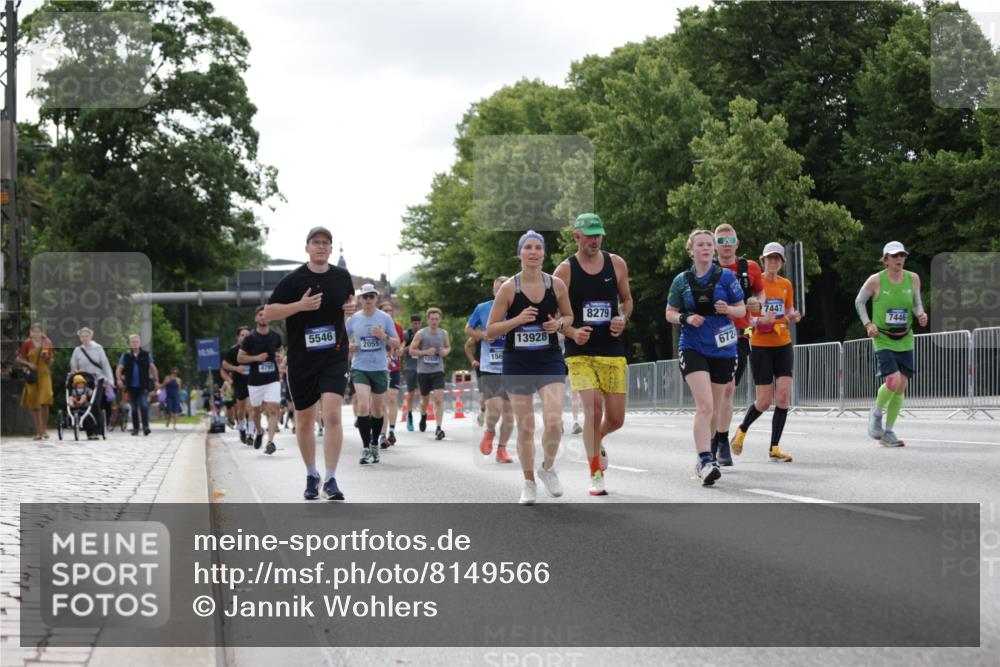 29.06.2025 - hella hamburg halbmarathon Jannik Wohlers http://msf.ph/oto/8149566 29.06.2025 10:13:06 Lombardsbrücke 1007, 1859, 2055, 2961, 3729, 4187, 4795, 4950, 5232, 5546, 6026, 6717, 6724, 7346, 7446, 7447, 7460, 8279, 9128, 9527, 9612, 12492, 12928, 12929, 13331, 13928, 15663, 15922, 16491, 17474, 18222, 18231, 19035 meine-sportfotos.de