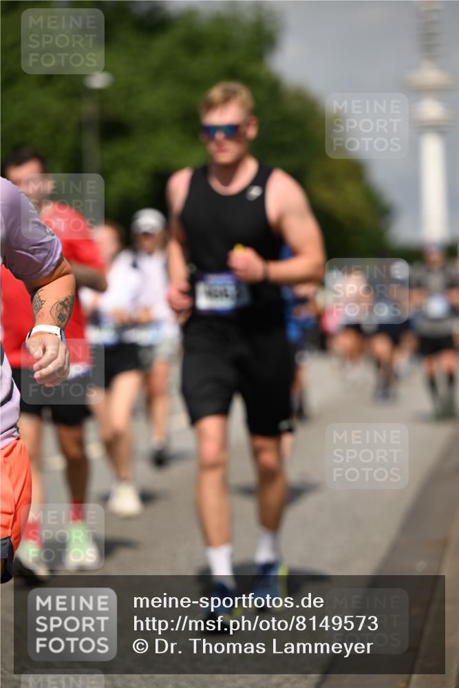 29.06.2025 - hella hamburg halbmarathon Dr. Thomas Lammeyer http://msf.ph/oto/8149573 29.06.2025 10:06:28 Kennedybrücke 1128, 1254, 1432, 1453, 1733, 2322, 2323, 3169, 3780, 3919, 4286, 4663, 4985, 5742, 5763, 6166, 6322, 6708, 6860, 7049, 7243, 8662, 8749, 9020, 9021, 9928, 10539, 10866 meine-sportfotos.de