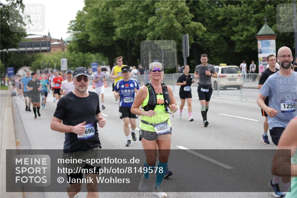 29.06.2025 - hella hamburg halbmarathon Jannik Wohlers http://msf.ph/oto/8149578 29.06.2025 10:50:02 Lombardsbrücke 1259, 1828, 2047, 3203, 3680, 3710, 3805, 3897, 4168, 4961, 5119, 5131, 6680, 7505, 7677, 8299, 8834, 10286, 10744, 11426, 11696, 11716, 12079, 13887, 14102, 14144, 14591, 14940, 15017, 15230, 15467, 15551, 16489, 16593, 16670, 16742, 17790, 18067, 18092, 18483 meine-sportfotos.de