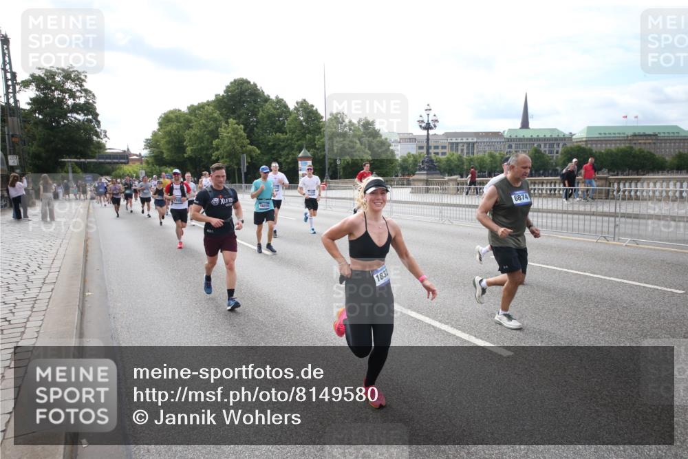 29.06.2025 - hella hamburg halbmarathon Jannik Wohlers http://msf.ph/oto/8149580 29.06.2025 10:19:28 Lombardsbrücke 1110, 1115, 1154, 2357, 2405, 2918, 4170, 4539, 4562, 4570, 5251, 5397, 5878, 6796, 6797, 6872, 6874, 7137, 7248, 7249, 7808, 7836, 7917, 8146, 8427, 10349, 10594, 10622, 11036, 11999, 12066, 12615, 12618, 12859, 13002, 13611, 13634, 13821, 13910, 14428, 14953, 15323, 15423, 15529, 16016, 16190, 16240, 16322, 16480, 16611, 16886, 17123, 17208, 17613, 17853, 18322, 18335, 18371, 18755, 18843 meine-sportfotos.de