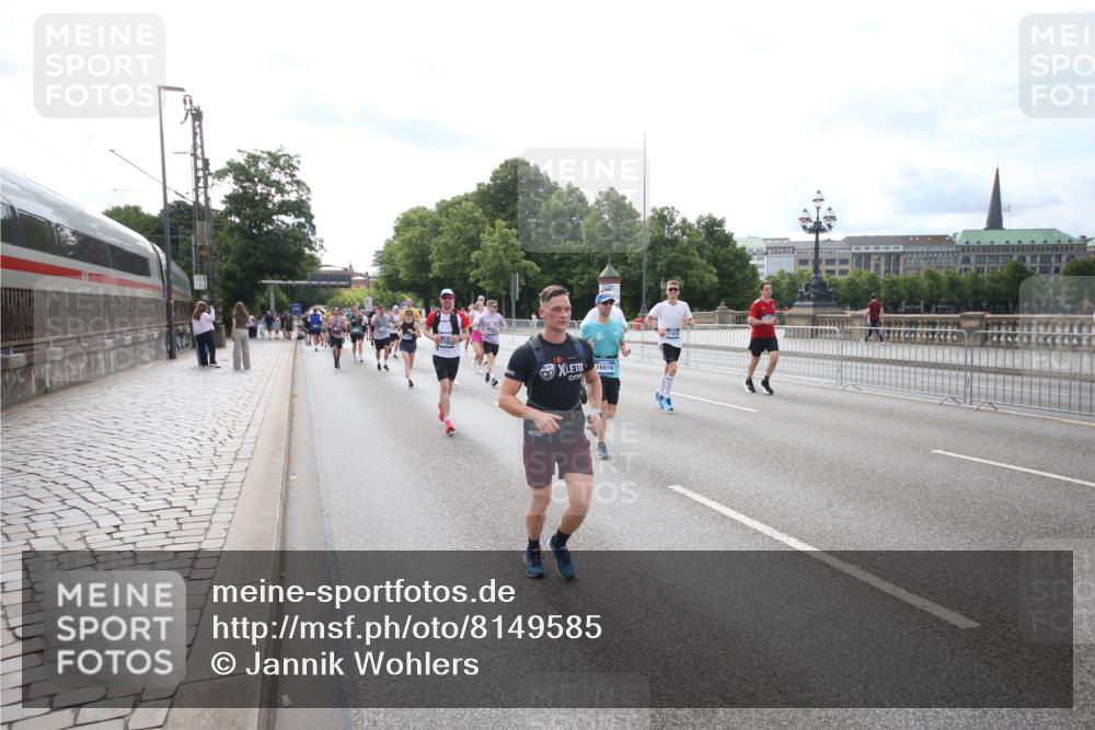 29.06.2025 - hella hamburg halbmarathon Jannik Wohlers http://msf.ph/oto/8149585 29.06.2025 10:19:29 Lombardsbrücke 1110, 1115, 1154, 2405, 2918, 4170, 4539, 5251, 5397, 5878, 6796, 6797, 6872, 6874, 7137, 7248, 7249, 7519, 7808, 7917, 8146, 8427, 10349, 10594, 10622, 11028, 11036, 11999, 12066, 12615, 12618, 12859, 13002, 13611, 13634, 13910, 14428, 14953, 15323, 15423, 15529, 15572, 16016, 16190, 16240, 16322, 16480, 16611, 16886, 17123, 17208, 17853, 18322, 18335, 18371, 18755, 18843 meine-sportfotos.de