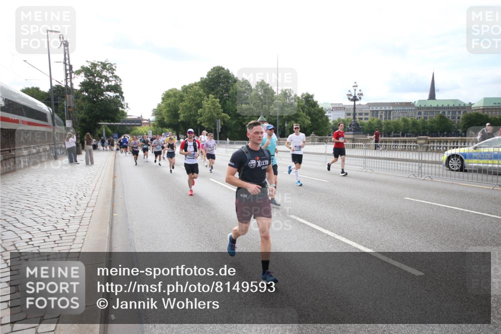29.06.2025 - hella hamburg halbmarathon Jannik Wohlers http://msf.ph/oto/8149593 29.06.2025 10:19:29 Lombardsbrücke 1110, 1115, 1154, 2405, 2918, 4170, 4539, 5251, 5397, 5878, 6796, 6797, 6872, 6874, 7137, 7248, 7249, 7519, 7808, 7917, 8146, 8427, 10349, 10594, 10622, 11028, 11036, 11999, 12066, 12615, 12618, 12859, 13002, 13611, 13634, 13910, 14428, 14953, 15323, 15423, 15529, 15572, 16016, 16190, 16240, 16322, 16480, 16611, 16886, 17123, 17208, 17853, 18322, 18335, 18371, 18755, 18843 meine-sportfotos.de