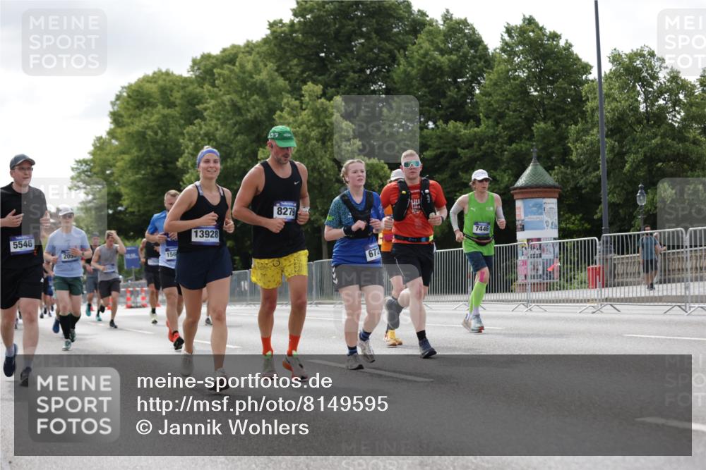 29.06.2025 - hella hamburg halbmarathon Jannik Wohlers http://msf.ph/oto/8149595 29.06.2025 10:13:07 Lombardsbrücke 1007, 1859, 2055, 2721, 2904, 3729, 4187, 4795, 4950, 5232, 5546, 6026, 6717, 6724, 7346, 7446, 7447, 7460, 7913, 8279, 9128, 9527, 9612, 12492, 12928, 12929, 13331, 13928, 15663, 15922, 16491, 17472, 17474, 18222, 18231, 19035 meine-sportfotos.de