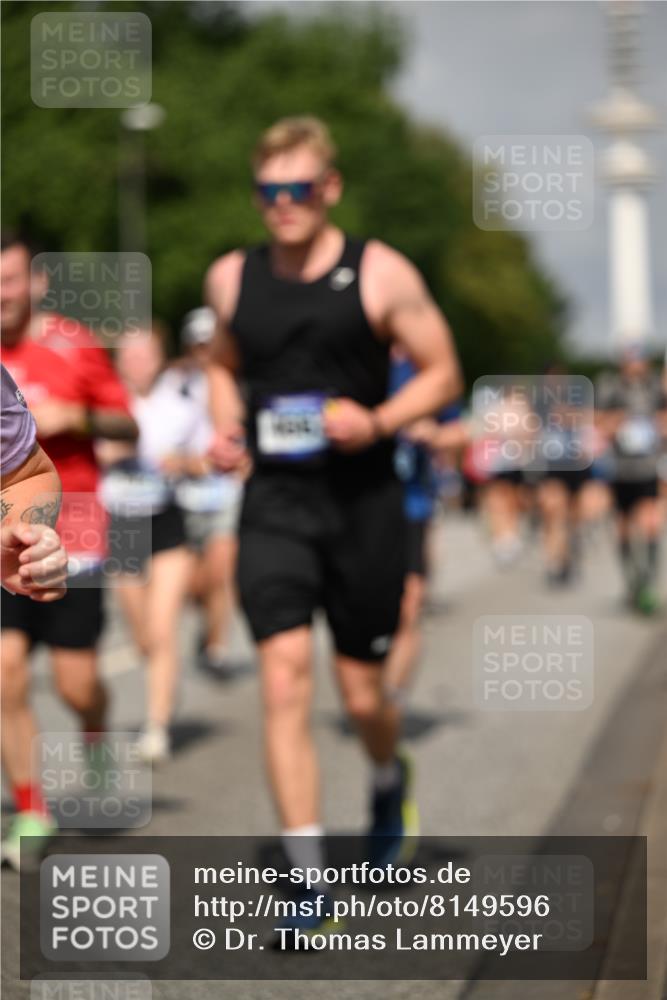 29.06.2025 - hella hamburg halbmarathon Dr. Thomas Lammeyer http://msf.ph/oto/8149596 29.06.2025 10:06:28 Kennedybrücke 1128, 1254, 1432, 1453, 1733, 2322, 2323, 3169, 3780, 3919, 4286, 4663, 4985, 5742, 5763, 6166, 6322, 6708, 6860, 7049, 7243, 8662, 8749, 9020, 9021, 9928, 10539, 10866 meine-sportfotos.de