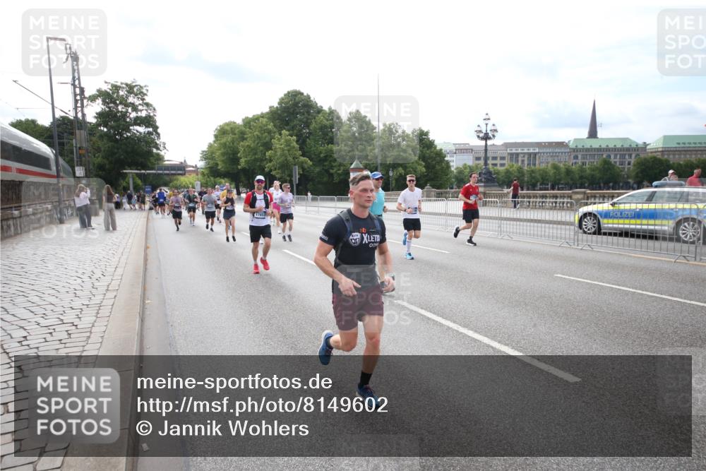 29.06.2025 - hella hamburg halbmarathon Jannik Wohlers http://msf.ph/oto/8149602 29.06.2025 10:19:29 Lombardsbrücke 1110, 1115, 1154, 2405, 2918, 4170, 4539, 5251, 5397, 5878, 6796, 6797, 6872, 6874, 7137, 7248, 7249, 7519, 7808, 7917, 8146, 8427, 10349, 10594, 10622, 11028, 11036, 11999, 12066, 12615, 12618, 12859, 13002, 13611, 13634, 13910, 14428, 14953, 15323, 15423, 15529, 15572, 16016, 16190, 16240, 16322, 16480, 16611, 16886, 17123, 17208, 17853, 18322, 18335, 18371, 18755, 18843 meine-sportfotos.de