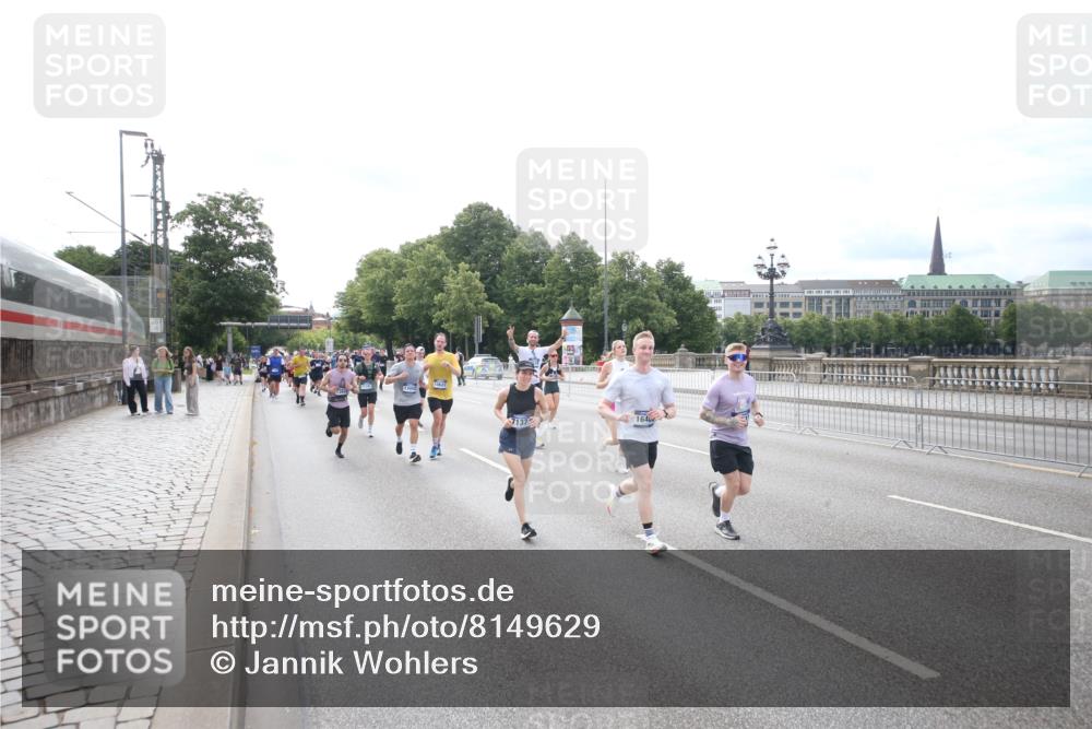 29.06.2025 - hella hamburg halbmarathon Jannik Wohlers http://msf.ph/oto/8149629 29.06.2025 10:19:32 Lombardsbrücke 1110, 1115, 1154, 2064, 2405, 2918, 3278, 4539, 5251, 5397, 6872, 6874, 7137, 7248, 7249, 7519, 7808, 7917, 8146, 8387, 8427, 8738, 10349, 10594, 10622, 10701, 11028, 11036, 11999, 12615, 12618, 12859, 13002, 13192, 13634, 13910, 14024, 14425, 14428, 14953, 15423, 15529, 15572, 15948, 16016, 16190, 16240, 16322, 16480, 16611, 17076, 17123, 17208, 17454, 17456, 17853, 17913, 18322, 18335, 18368, 18371, 18648, 18685, 18843 meine-sportfotos.de