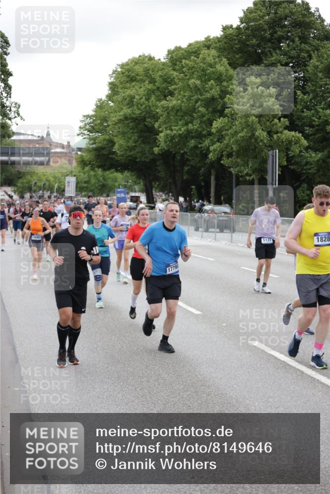 29.06.2025 - hella hamburg halbmarathon Jannik Wohlers http://msf.ph/oto/8149646 29.06.2025 10:50:07 Lombardsbrücke 1259, 1828, 2047, 3203, 3680, 3838, 4642, 4695, 4961, 5119, 5131, 7505, 7677, 7938, 8299, 8834, 9933, 10744, 11696, 13887, 14102, 14591, 15017, 15105, 15230, 15416, 15467, 15551, 16489, 16593, 16670, 16742, 17790, 18067, 18092, 18483 meine-sportfotos.de