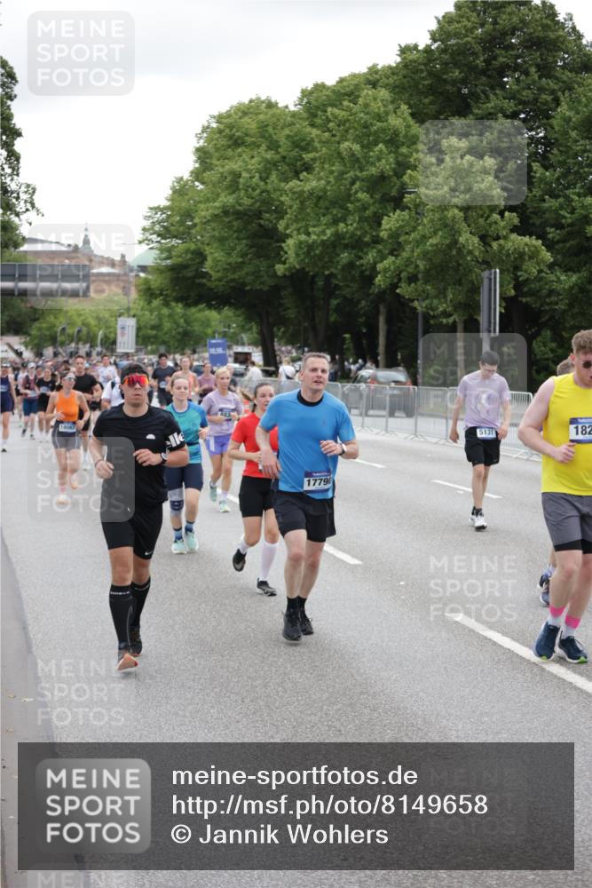 29.06.2025 - hella hamburg halbmarathon Jannik Wohlers http://msf.ph/oto/8149658 29.06.2025 10:50:07 Lombardsbrücke 1259, 1828, 2047, 3203, 3680, 3838, 4642, 4695, 4961, 5119, 5131, 7505, 7677, 7938, 8299, 8834, 9933, 10744, 11696, 13887, 14102, 14591, 15017, 15105, 15230, 15416, 15467, 15551, 16489, 16593, 16670, 16742, 17790, 18067, 18092, 18483 meine-sportfotos.de