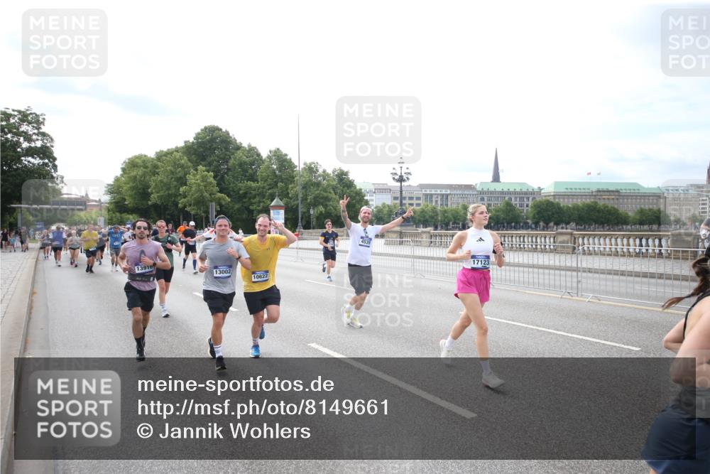 29.06.2025 - hella hamburg halbmarathon Jannik Wohlers http://msf.ph/oto/8149661 29.06.2025 10:19:34 Lombardsbrücke 1110, 1115, 1154, 2064, 2405, 2918, 3278, 4539, 4737, 5397, 6872, 6874, 7137, 7519, 7808, 7917, 8387, 8427, 8738, 9196, 10349, 10550, 10622, 10701, 11028, 11036, 11999, 12615, 12618, 12859, 13002, 13192, 13634, 13910, 14024, 14425, 14428, 14953, 15423, 15529, 15572, 15948, 16016, 16164, 16190, 16240, 16322, 16480, 16611, 16714, 17076, 17123, 17208, 17454, 17456, 17853, 17913, 18322, 18368, 18648, 18685, 18843 meine-sportfotos.de
