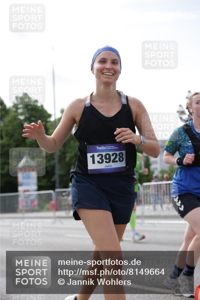 29.06.2025 - hella hamburg halbmarathon Jannik Wohlers http://msf.ph/oto/8149664 29.06.2025 10:13:10 Lombardsbrücke 1007, 1859, 2055, 2721, 2904, 2987, 3729, 4187, 4795, 4950, 5232, 5546, 6026, 6717, 6724, 7346, 7446, 7447, 7460, 7913, 8279, 9128, 9612, 10977, 12313, 12797, 12928, 12929, 13331, 13928, 15663, 16491, 17472, 17474, 18222, 18231, 19035, 19190 meine-sportfotos.de