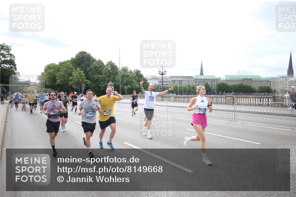 29.06.2025 - hella hamburg halbmarathon Jannik Wohlers http://msf.ph/oto/8149668 29.06.2025 10:19:34 Lombardsbrücke 1110, 1115, 1154, 2064, 2405, 2918, 3278, 4539, 4737, 5397, 6872, 6874, 7137, 7519, 7808, 7917, 8387, 8427, 8738, 9196, 10349, 10550, 10622, 10701, 11028, 11036, 11999, 12615, 12618, 12859, 13002, 13192, 13634, 13910, 14024, 14425, 14428, 14953, 15423, 15529, 15572, 15948, 16016, 16164, 16190, 16240, 16322, 16480, 16611, 16714, 17076, 17123, 17208, 17454, 17456, 17853, 17913, 18322, 18368, 18648, 18685, 18843 meine-sportfotos.de