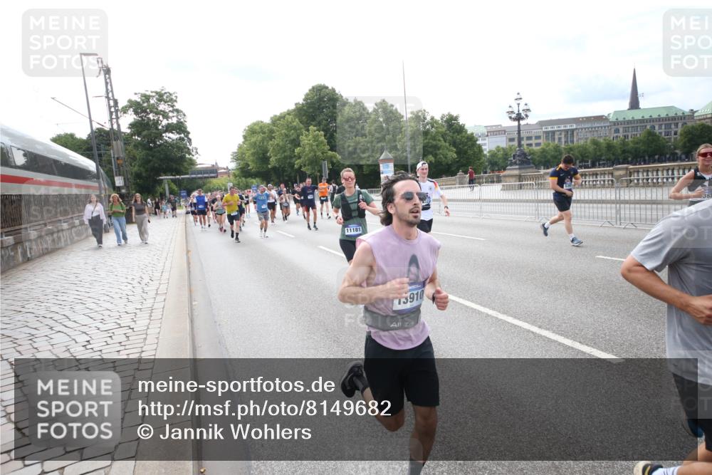 29.06.2025 - hella hamburg halbmarathon Jannik Wohlers http://msf.ph/oto/8149682 29.06.2025 10:19:35 Lombardsbrücke 1110, 1115, 1154, 2064, 2918, 3278, 4539, 4737, 4739, 5397, 6872, 6874, 7137, 7519, 7808, 7917, 8387, 8738, 9196, 10349, 10550, 10622, 10701, 11028, 11036, 12615, 12618, 12859, 13002, 13192, 13634, 13910, 14024, 14425, 14428, 14953, 15423, 15529, 15572, 15948, 16016, 16164, 16190, 16240, 16322, 16480, 16611, 16714, 17076, 17123, 17208, 17454, 17456, 17853, 17913, 18322, 18368, 18648, 18685, 18843 meine-sportfotos.de