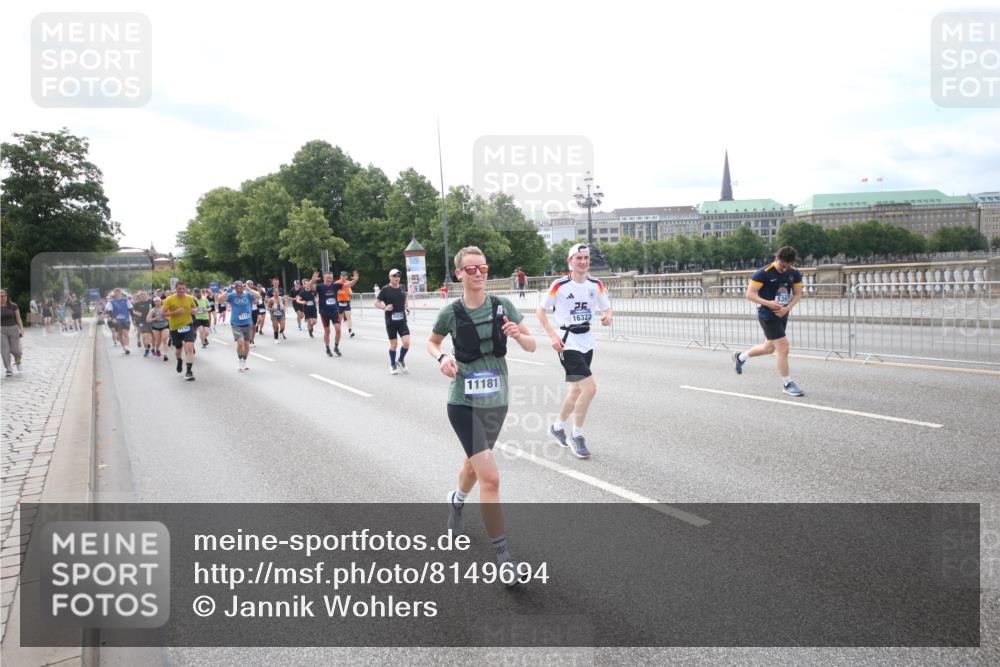 29.06.2025 - hella hamburg halbmarathon Jannik Wohlers http://msf.ph/oto/8149694 29.06.2025 10:19:36 Lombardsbrücke 1110, 1115, 1154, 2064, 2918, 3278, 4539, 4737, 4739, 5397, 6872, 6874, 7137, 7519, 7808, 7917, 8387, 8738, 9196, 10550, 10622, 10701, 11028, 11036, 12615, 12618, 12859, 13002, 13192, 13634, 13910, 14024, 14425, 14428, 14953, 15423, 15529, 15572, 15948, 16016, 16164, 16190, 16240, 16322, 16480, 16611, 16714, 17076, 17123, 17208, 17454, 17456, 17853, 17913, 18322, 18368, 18648, 18685, 18843 meine-sportfotos.de
