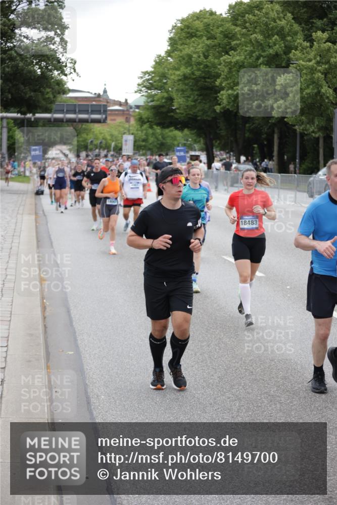 29.06.2025 - hella hamburg halbmarathon Jannik Wohlers http://msf.ph/oto/8149700 29.06.2025 10:50:08 Lombardsbrücke 1259, 1828, 2047, 3203, 3680, 3838, 4642, 4695, 4961, 5131, 7505, 7677, 7938, 8299, 8833, 8834, 9096, 9933, 10744, 11696, 13887, 14102, 14591, 14762, 15017, 15105, 15230, 15416, 15467, 15551, 16489, 16593, 16670, 16742, 17790, 18067, 18092, 18483 meine-sportfotos.de