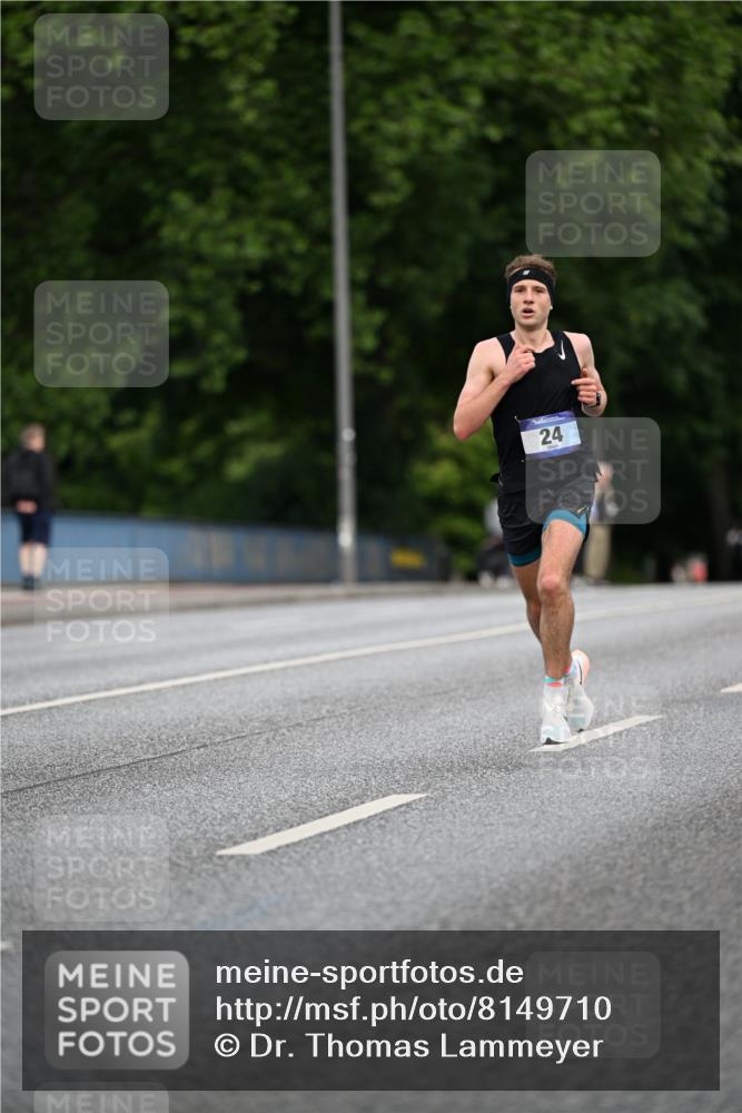 29.06.2025 - hella hamburg halbmarathon Dr. Thomas Lammeyer http://msf.ph/oto/8149710 29.06.2025 09:35:57 Kennedybrücke 24 meine-sportfotos.de
