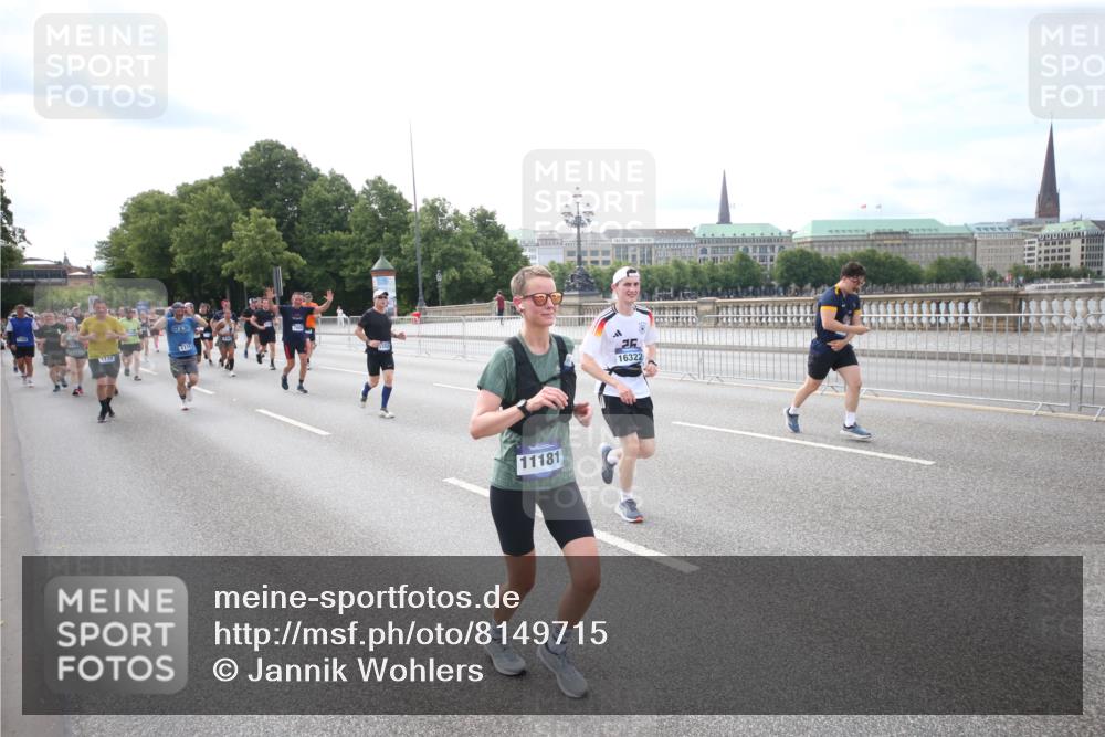 29.06.2025 - hella hamburg halbmarathon Jannik Wohlers http://msf.ph/oto/8149715 29.06.2025 10:19:36 Lombardsbrücke 1110, 1115, 1154, 2064, 2918, 3278, 4539, 4737, 4739, 5397, 6872, 6874, 7137, 7519, 7808, 7917, 8387, 8738, 9196, 10550, 10622, 10701, 11028, 11036, 12615, 12618, 12859, 13002, 13192, 13634, 13910, 14024, 14425, 14428, 14953, 15423, 15529, 15572, 15948, 16016, 16164, 16190, 16240, 16322, 16480, 16611, 16714, 17076, 17123, 17208, 17454, 17456, 17853, 17913, 18322, 18368, 18648, 18685, 18843 meine-sportfotos.de